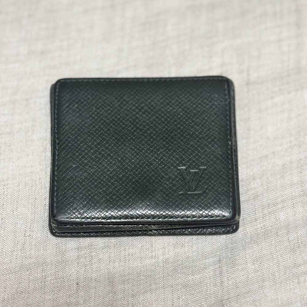 Louis Vuitton Taiga Snap Mini Coin Wallet